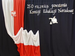 Akademia z okazji Święta Edukacji Narodowej oraz pasowanie na ucznia