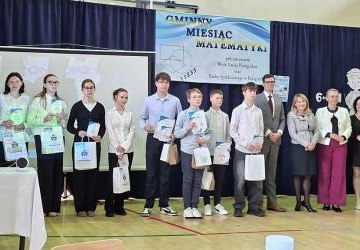 Matematyczny sukces - aż dwa pierwsze miejsca dla naszej szkoły!  